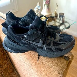 Nike Black Athletic Shoes